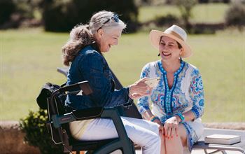 Lazio, via libera alla legge sul caregiver familiare